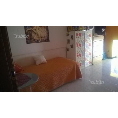 Piazza Bologna singola per ragazza