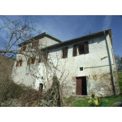 Cittareale:bifamiliare con cantina