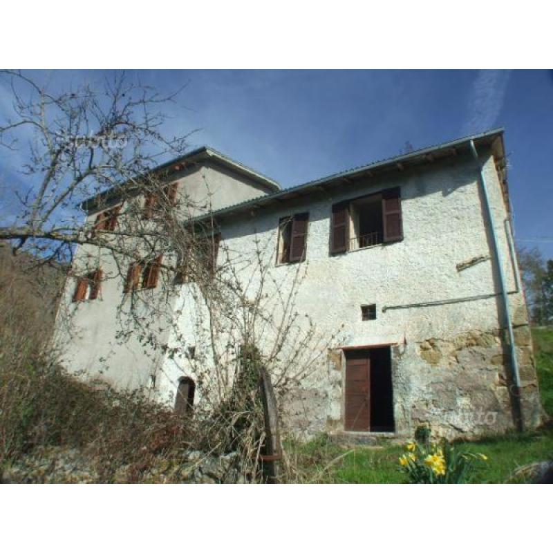 Cittareale:bifamiliare con cantina