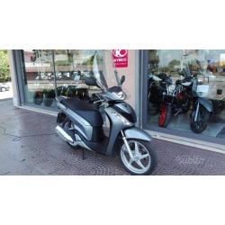 HONDA SH 150 Passaggio e garanzia in omaggio.