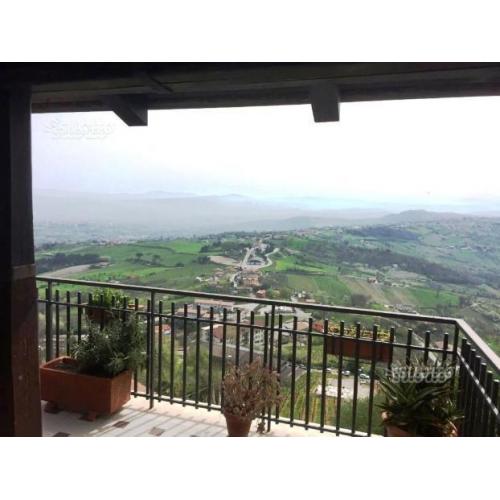 Semindipendente con terrazzo a Montefusco