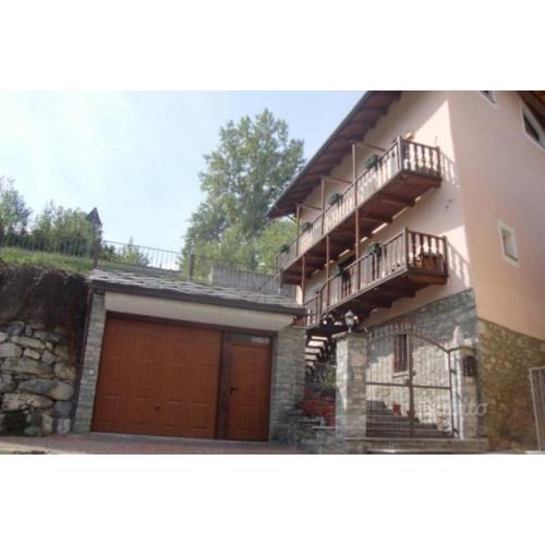 Casa indipendente a Aymavilles, 6 locali