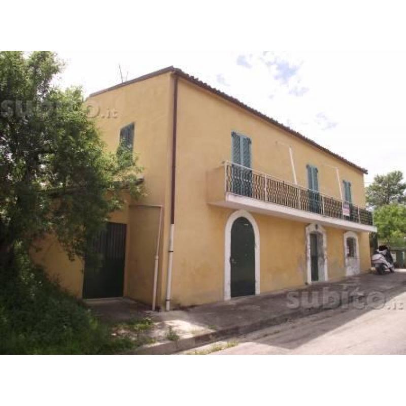 Casa indipendente su due livelli con terreno