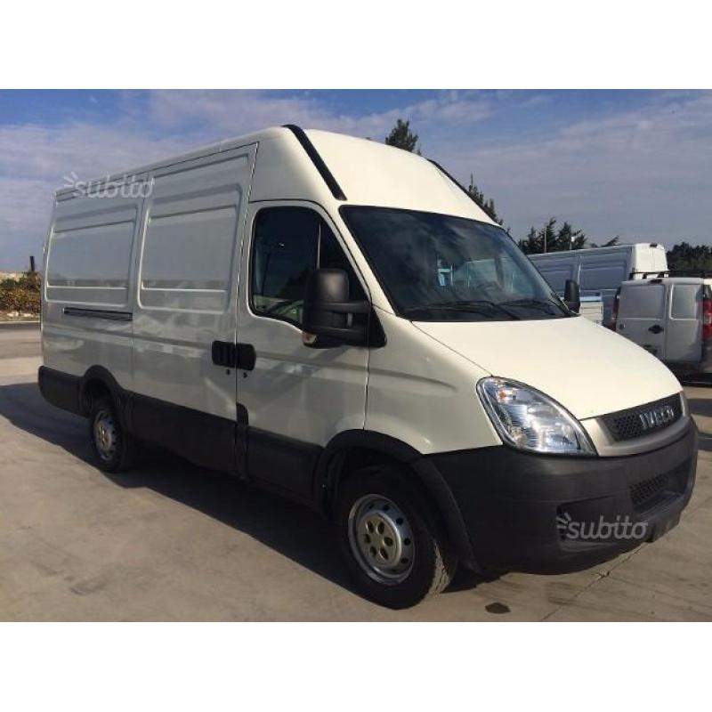 IVECO Daily 35S13 furgone anno 2010