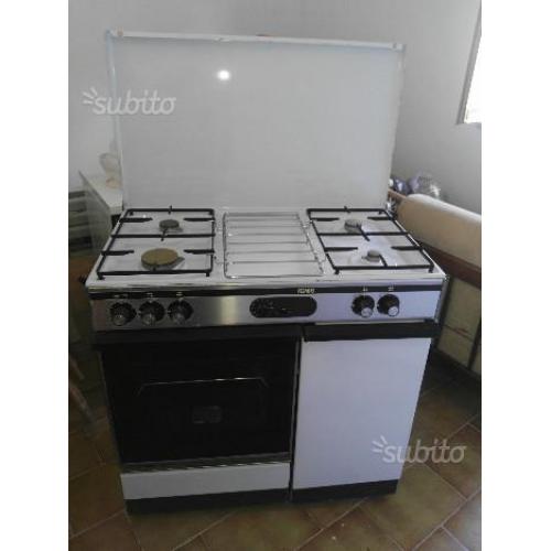 N.2 cucine 4 fuochi gpl