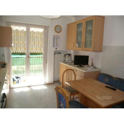 Trilocale con cucina abitabile posto auto e garage