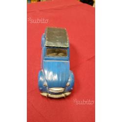 Vecchia Citroen 2CV