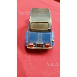 Vecchia Citroen 2CV