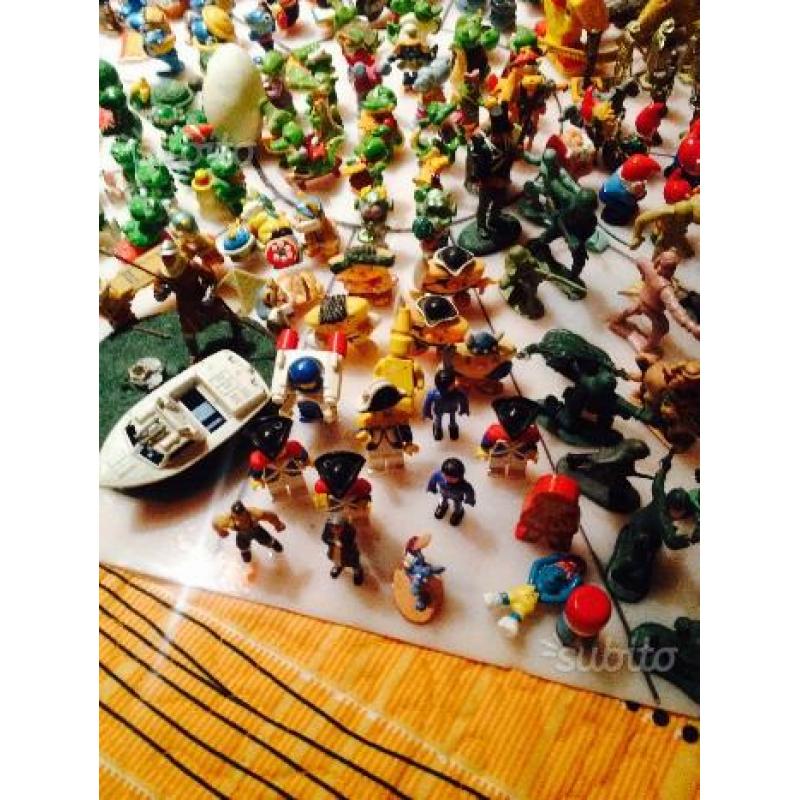 Stock più di 200 personaggi in miniatura