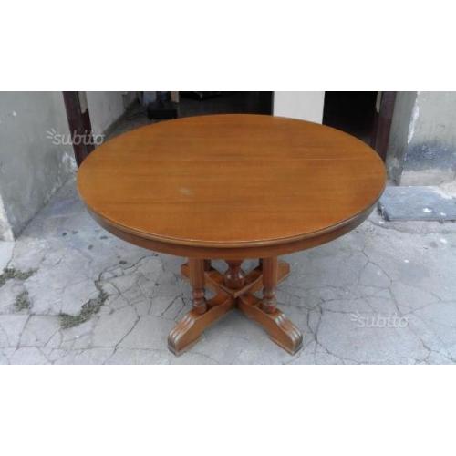 Tavolo in legno noce allungabile