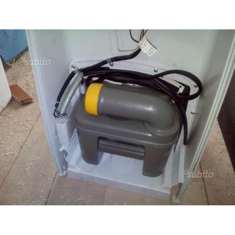 Wc con cassetta