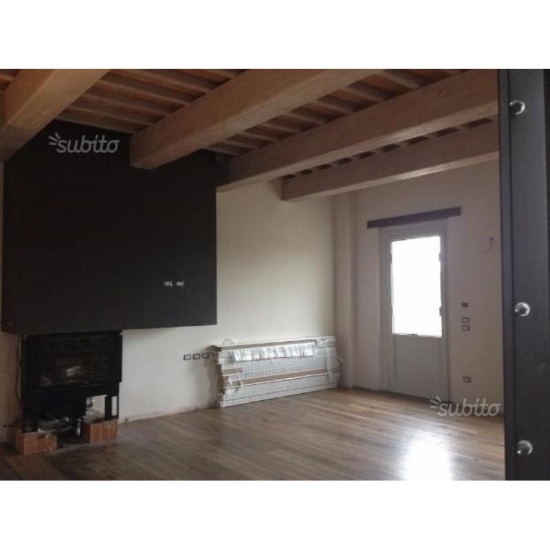 Casale in classe B vicino Perugia