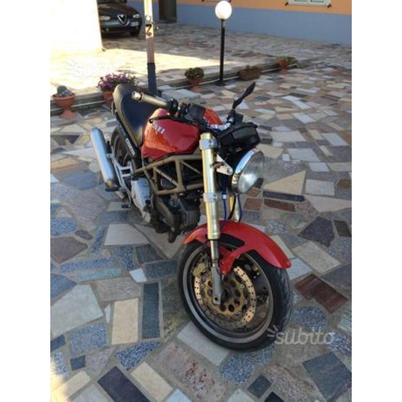 DUCATI Monster 600