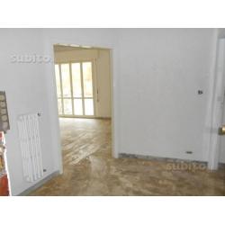 Appartamento 4 camere a soli 50 mt dal mare