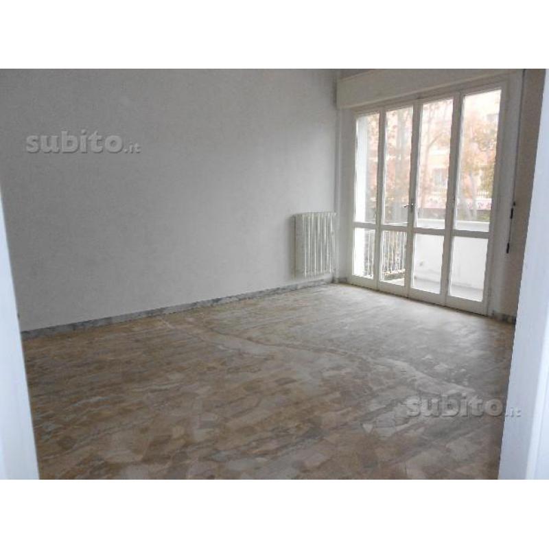 Appartamento 4 camere a soli 50 mt dal mare