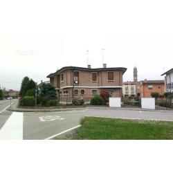 Stienta - villa indipendente