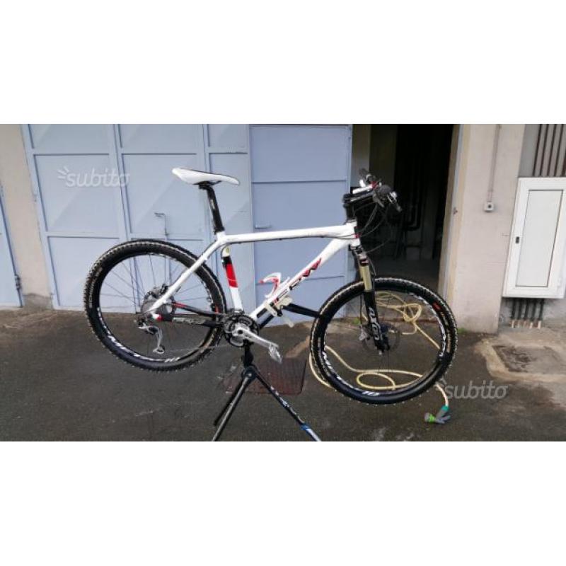 Cavalletto manutenzione bici