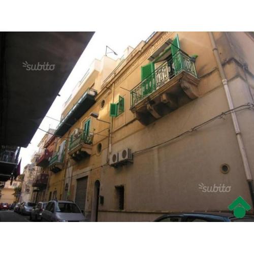 Bagheria: app.to al 1°piano - Zona ben servita