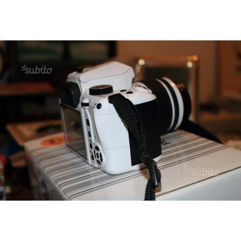 Pentax K-r 12.9 megapixel con zoom 18-55 mm