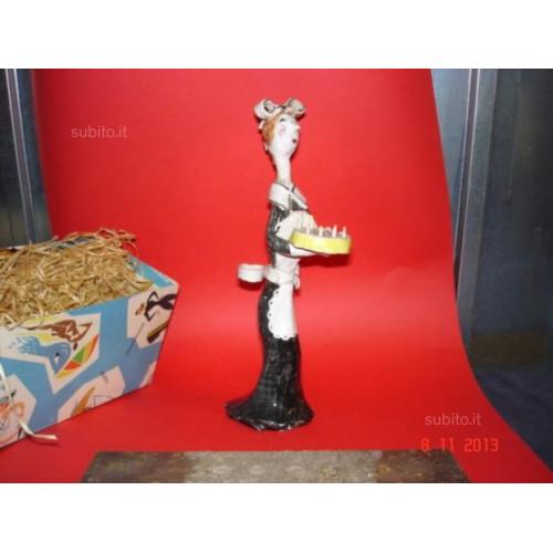 Statuina in ceramica del 1956