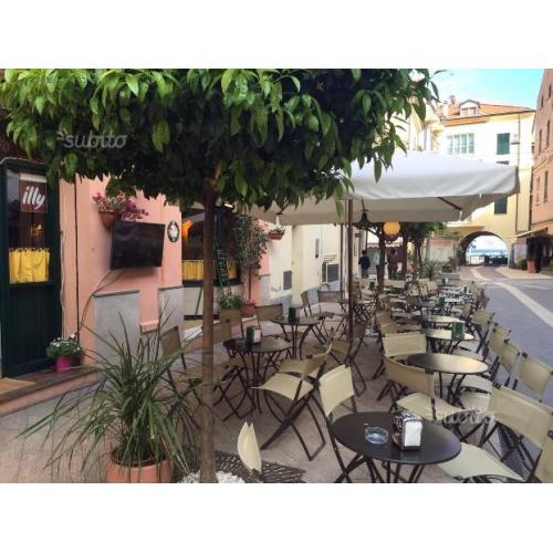 DIANO MARINA -PUB/BIRRERIA a 50 metri dal mare