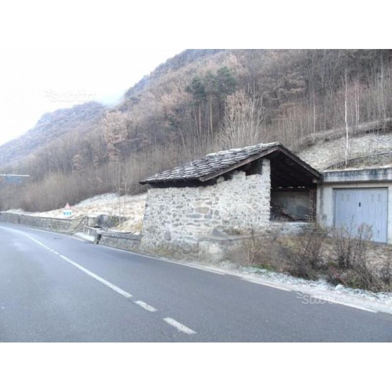 Terreno e autorimesse a Pontey