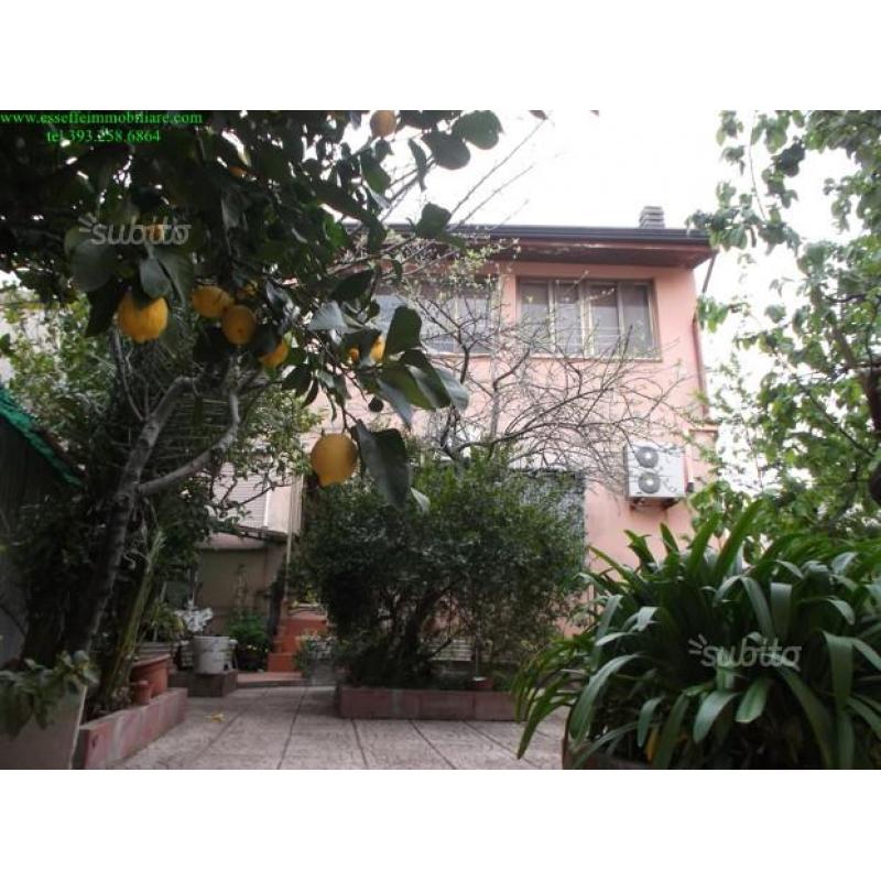 Villa a se a birori