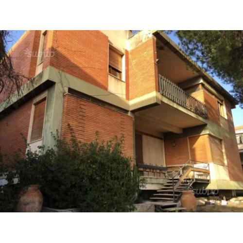 Villa a Catania, via Paolo Gaifami, 6 locali
