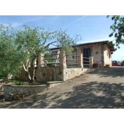 Belmonte in Sabina:villa con depandance e terreno