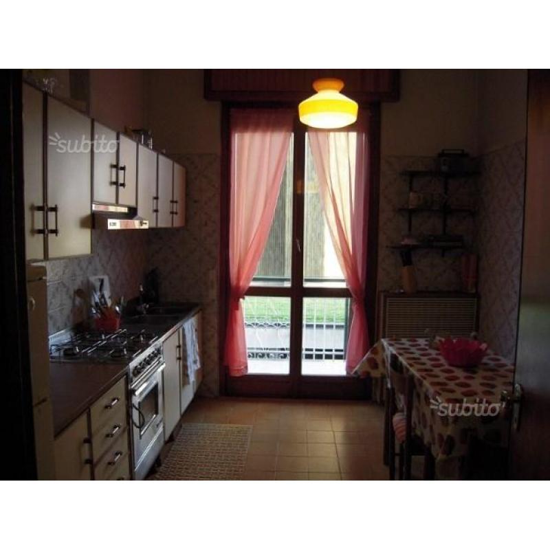In zona residenziale, stanza a 50 mt. da mm1 rossa