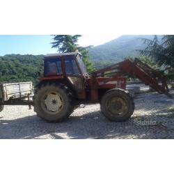 Trattore Fiat 80-66 con rimorchio