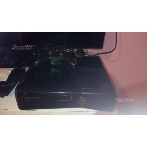 Xbox 360 seminuovo 250 gb con kinekt e 2 controlle