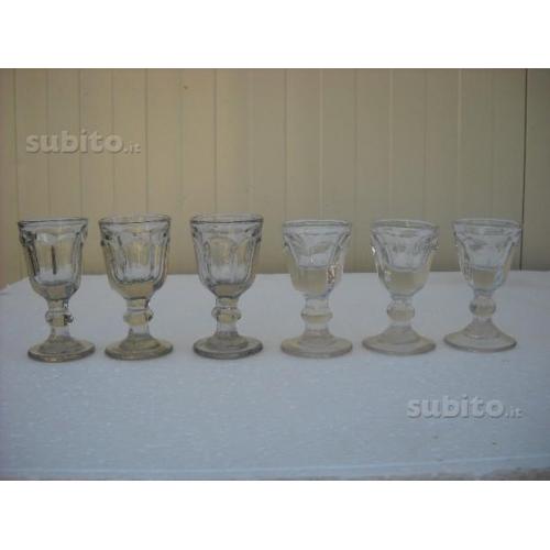 Antichi bicchieri per liquore