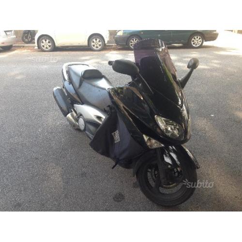 Yamaha T Max - 2001