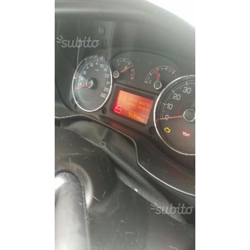 FIAT Grande Punto 1.4 t jet con tetto apribile