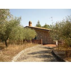 Villa indipendente a Macchia d'Isernia (Ravasecca)