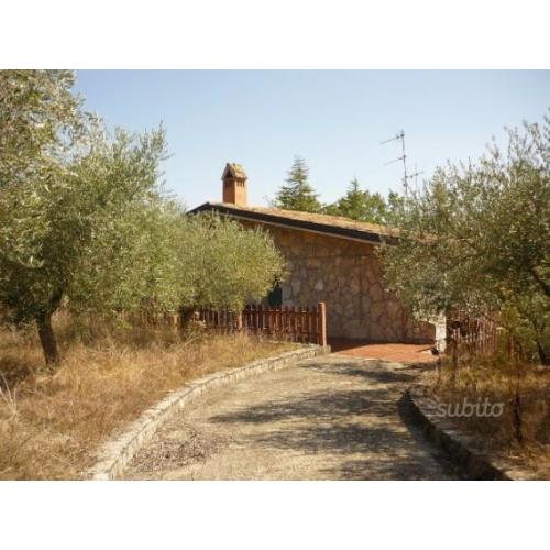 Villa indipendente a Macchia d'Isernia (Ravasecca)