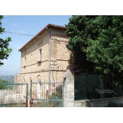 Vasto-San Lorenzo: Casolare con 1 ettaro