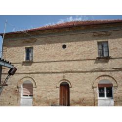 Vasto-San Lorenzo: Casolare con 1 ettaro