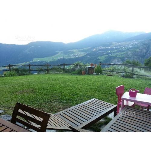Rustico indipendente con giardino