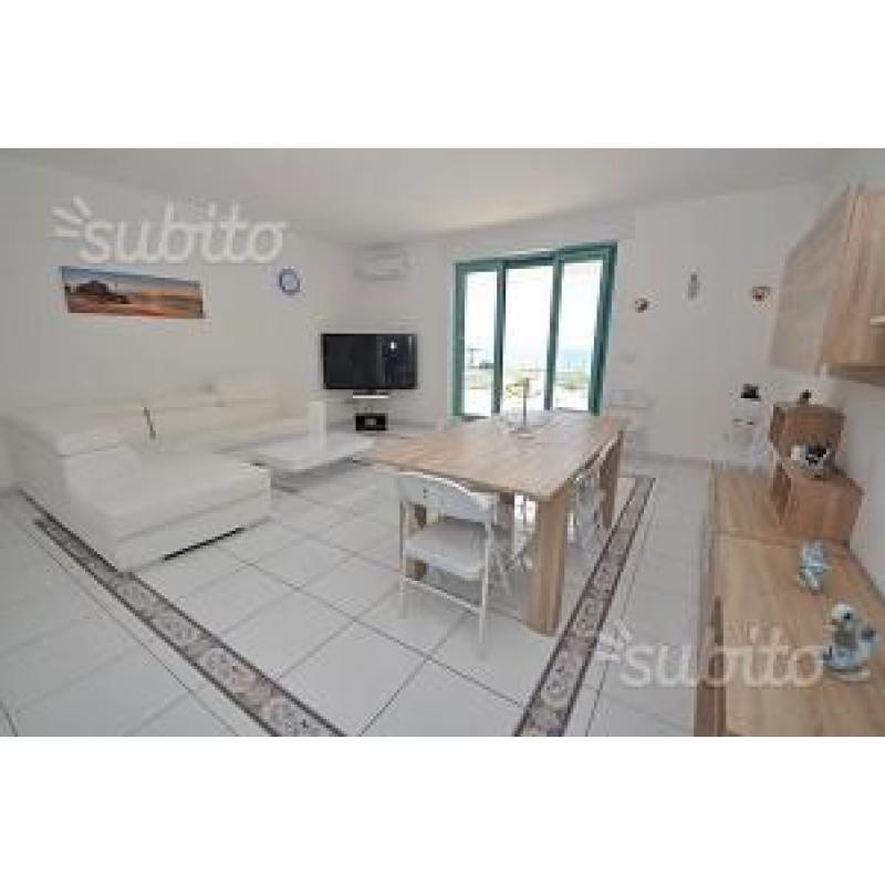 Villa fronte mare con 6 doppie 14 posti letto
