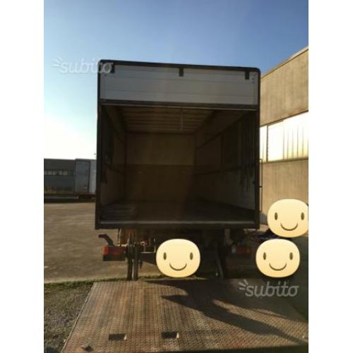 Eurocargo con sponda idraulica
