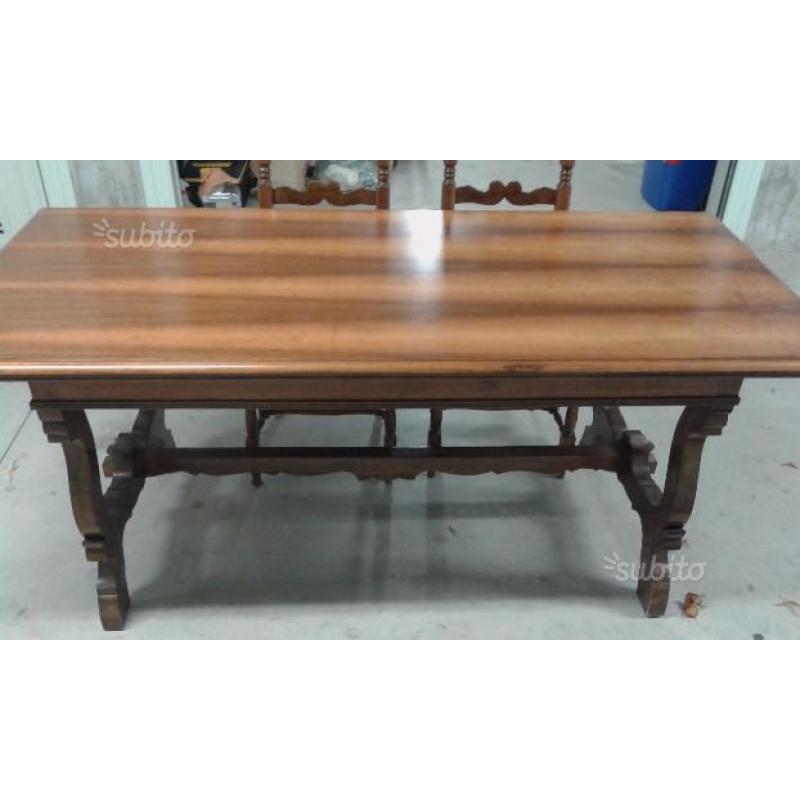 Tavolo di legno + 6 sedie