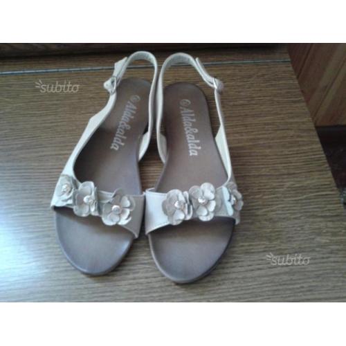Sandali beige numero 39