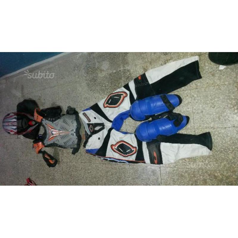 Abbigliamento cross casco