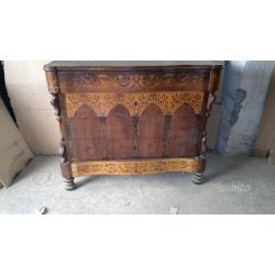 Comò intarsiato