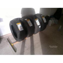 4 Gomme NUOVE Pirelli comprese di mont. e equilibr