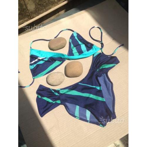 Costume modello bikini vintage