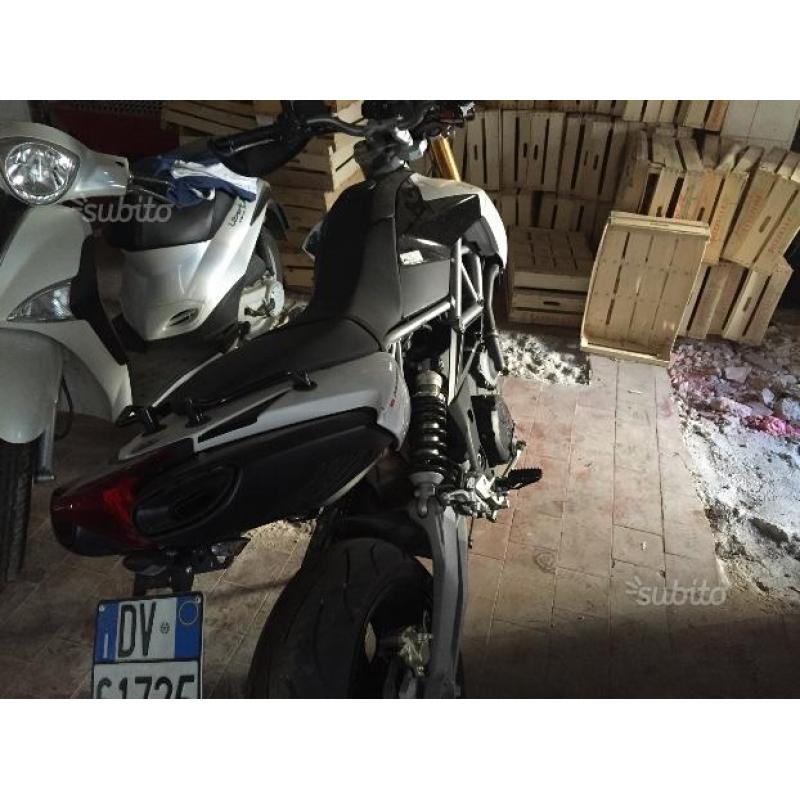 Aprilia Dorsoduro 750 - 2011