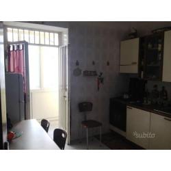 Appartamento a Napoli, via SAN MATTIA, 5 locali